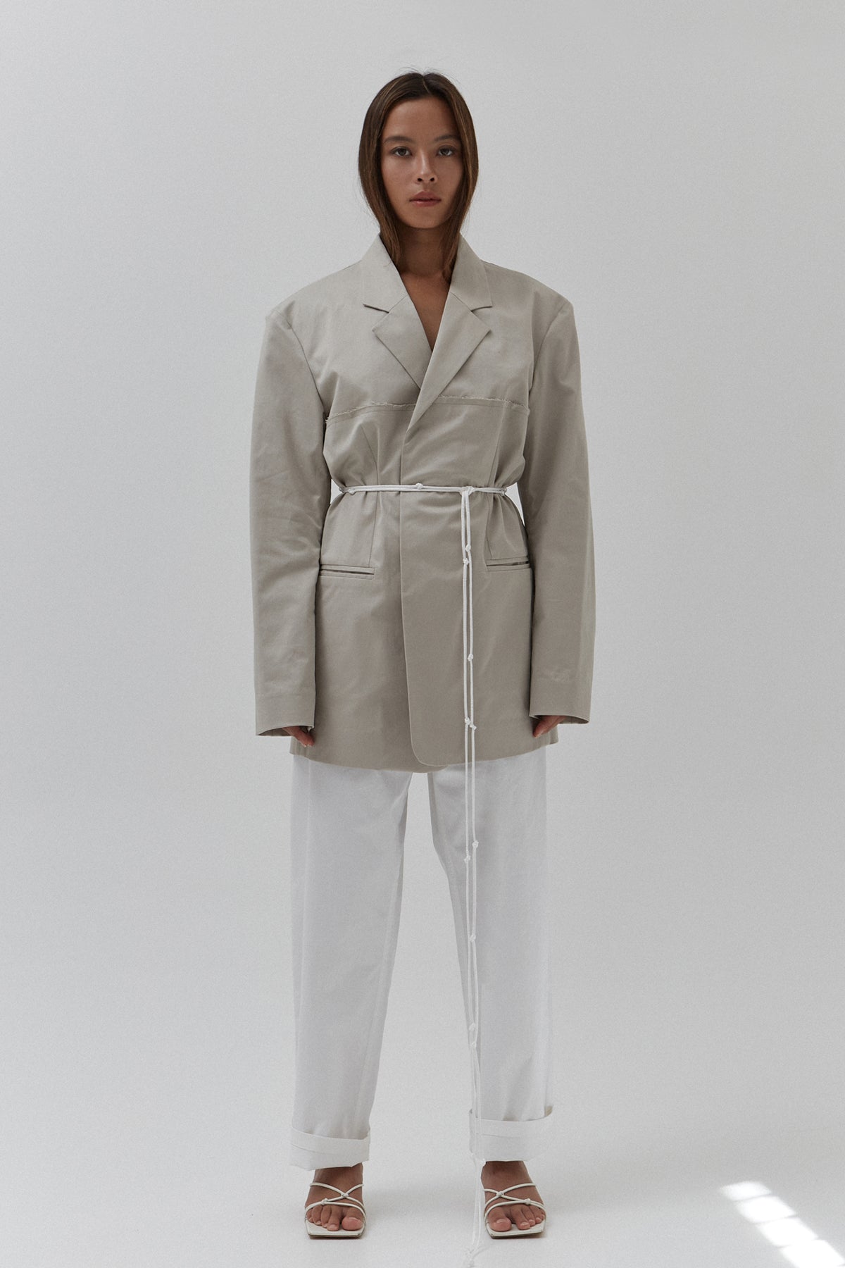 SAND BLAZER IN OLIVE COLOR