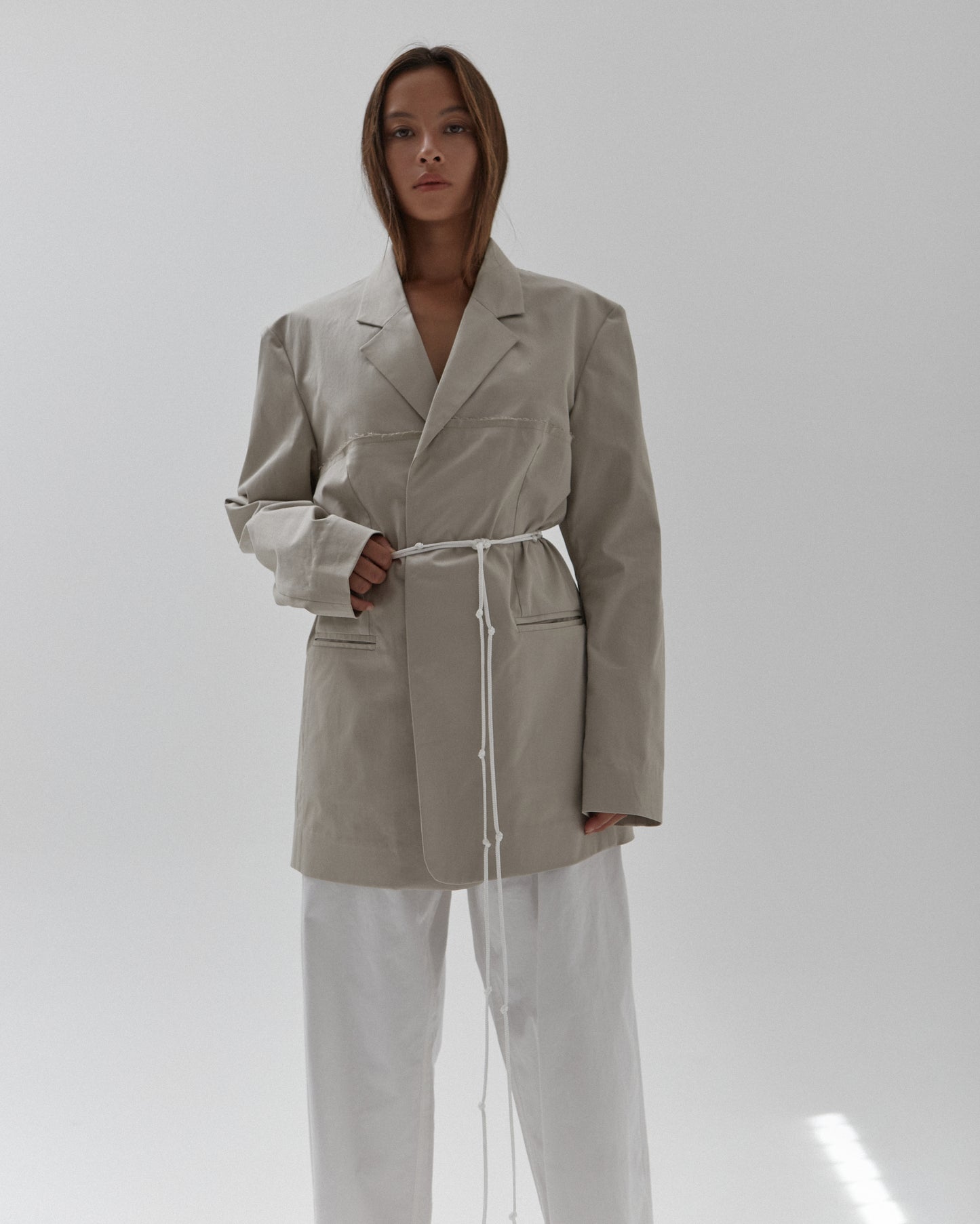 SAND BLAZER IN OLIVE COLOR