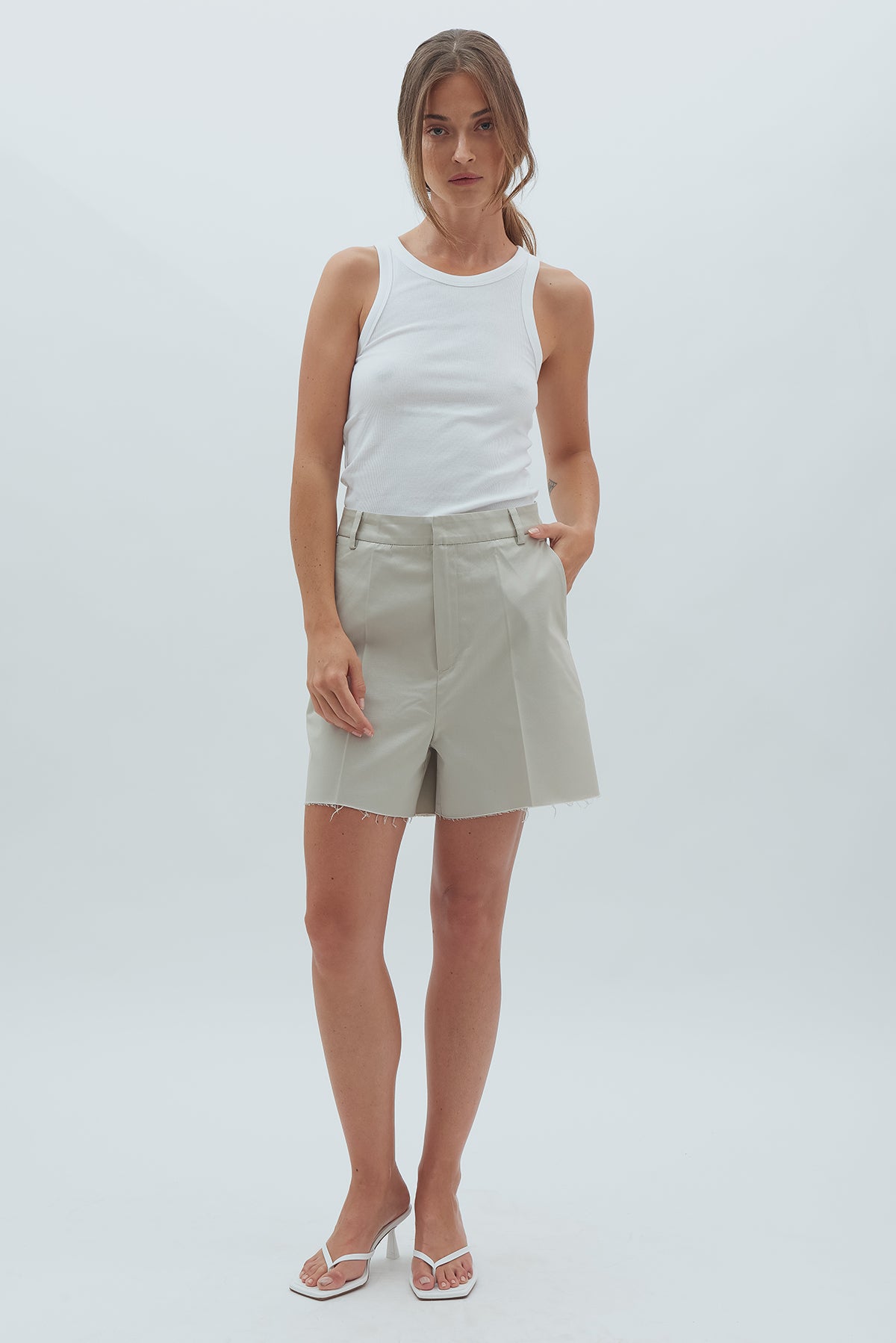 SHORTS LACÔTE IN OLIVE COLOR